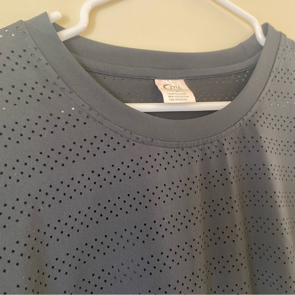 Zyia Active Chill Black Perforated Long Sleeve Crew Neck Activewear Top - Picture 3 of 6